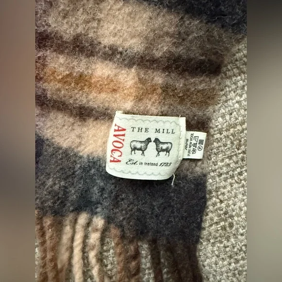 Vintage 100% Wool Plaid Scarf made in Ireland Browns and Tans - Picture 3 of 8